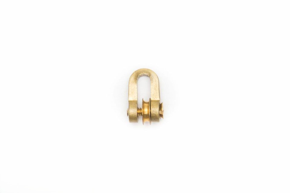 Aeronaut Brass Shackle with Roller/Pulley 12x7x5mm