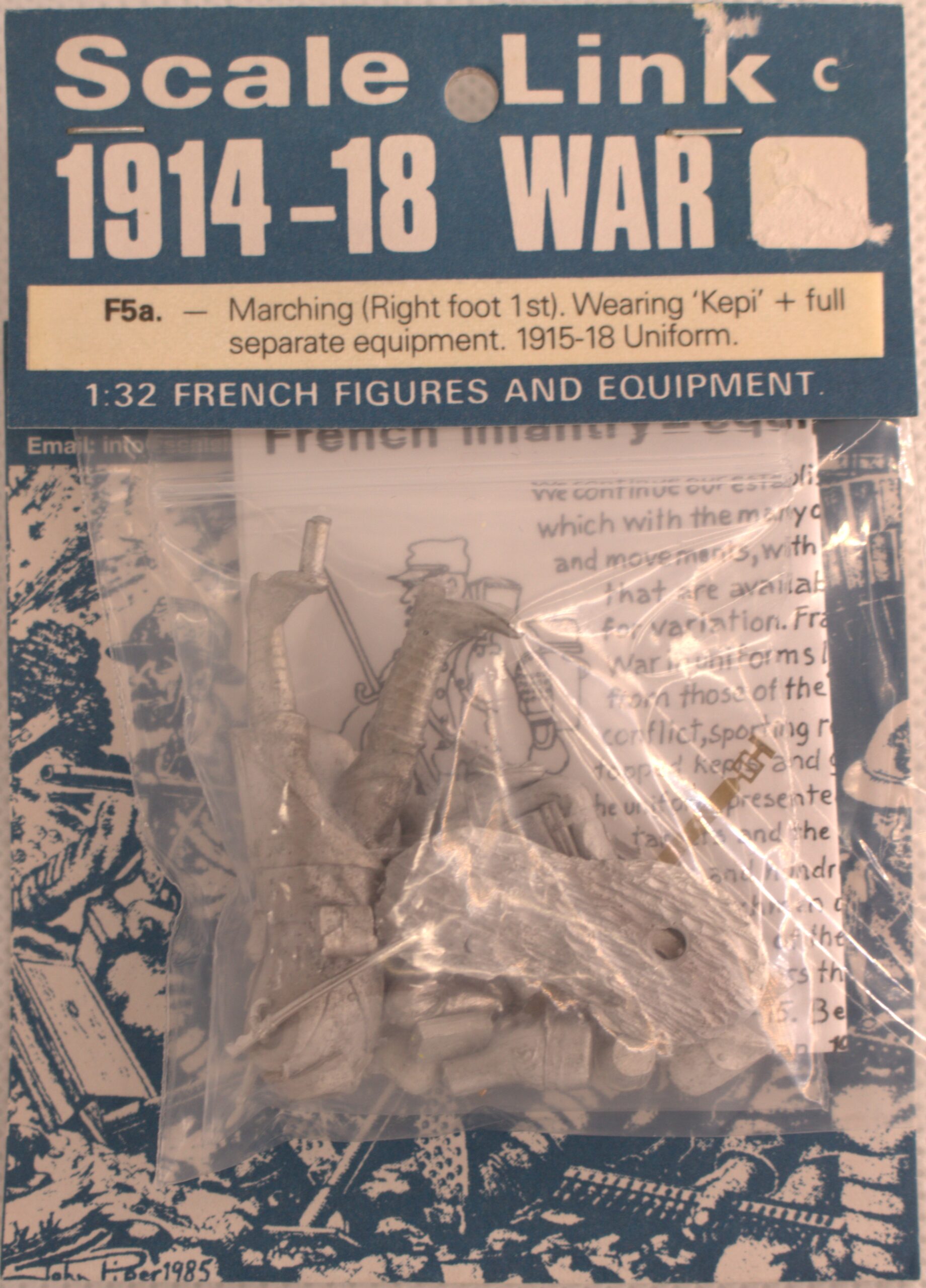 Scale Link - FR Marching (Right Foot First 1st) Wearing 'Kepi' 1915-18 Uniform 1/32 Scale